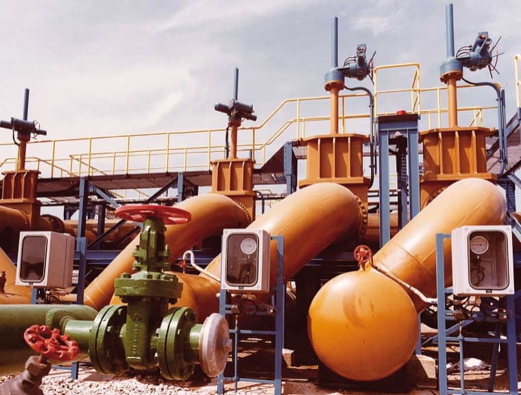 Pipeline construction crew in the 1970s